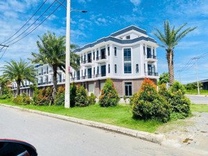 bán căn shophouse dự án the sol mặt tiền 50m giá 4ty8 (thương lượng) diện tích 238m2 lh: 