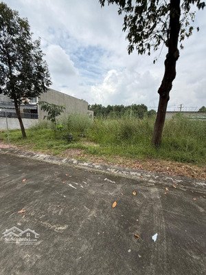 bán nhanh lô đất ngay khu j mỹ phước 3, nằm trên trục đường dj9a cách mỹ phước tân vạn chỉ 300m shr