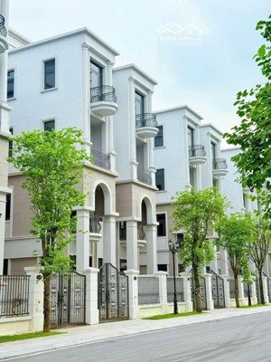 liền kề chính chủ đầu tư, 8,9 tỷ, 64m2, 5 tầng. cho thuê luôn.