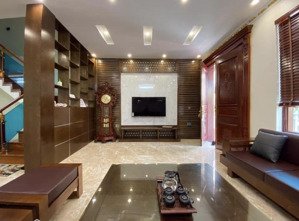 chính chủ cần bán nhà 4 tầng có hầm để xe, gần bệnh viện sản nhi & công viên nguyễn văn cừ