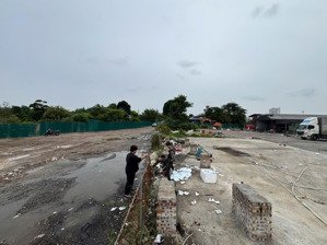 góc cho thuê: đất diện tích 2ha (20.000m2).
vị trí đắc địa lô góc ngã tư cổ linh