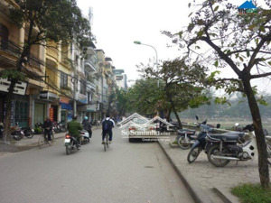 bán gấp! nhà hồ đắc di 35m², 4 tầng, lô góc 2 thoáng, ở ngay trung tâm đống đa.