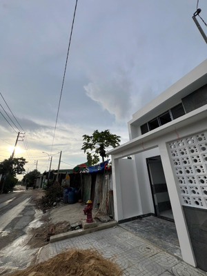 chính chủ cần bán gấp nhà 1 trệt 1 lầu mặt tiền nhựa 8m xuân thới thượng