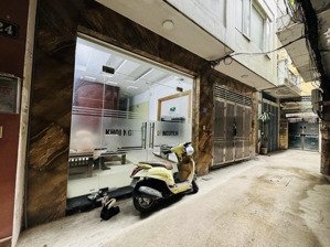 sát hồ, ngõ thông,ô tô đỗ cửa, kd sầm sầm uất,thoáng trước sau, nguyễn phúc lai 48m*5t*giá 12,3 tỷ.