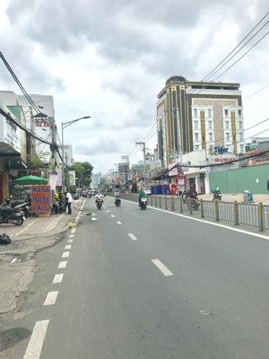 nhà vị chí đắc địa khu vực dòng chảy thương mại q7-nhà chính chủ bán mặt tiền ngyễn thị thập.