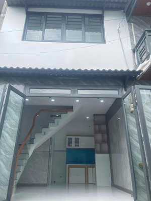 nhà (dt: 5x6m) có 2pn ở hẻm 551 lê văn khương quận 12 gần chùa pháp thạnh. giá 1tỷ238tr còn bớt