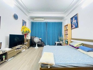 bán nhà riêng phố trung kính, ô tô vào nhà, kinh doanh sầm uất, 10m ra phố, 6 ngủ thông sàn 6 tầng