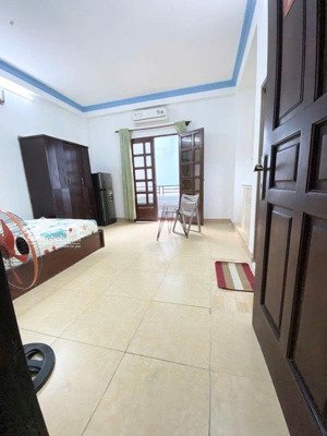 cho thuê phòng gân công viên lê thị riêng, tòa viettel, ban công thoáng, nội thất như hình, mgr