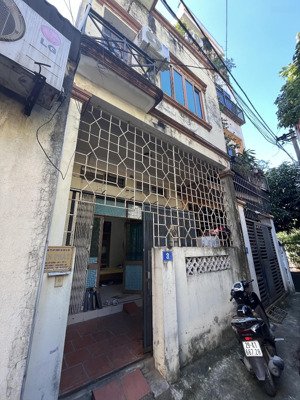 bán nhà hoa lâm, việt hưng: 62m2, 3 tầng 7,9 tỷ: dân xây, ô tô đỗ cổng, giá bán trong ngày