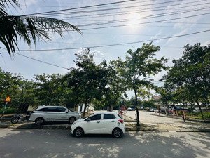 hiếm đất đẹp đối diện công viên đường hoà phú 14 85m2 chỉ 5,05 tỷ có bớt