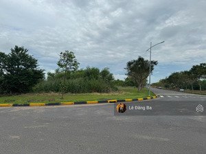 cần bán 30.000m2 đất skk tại kcn châu đức. giá bán 115 usd/m2, có bán lẻ 10.000m2