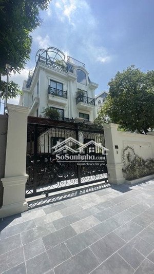 biệt thự thiết kế châu âu đẳng cấp ~300m2 - mt 13m. chỉ 252tr/1m2