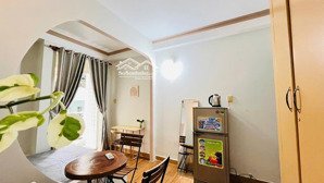 studio ban công rộng - full nội thất - gần phan xích long