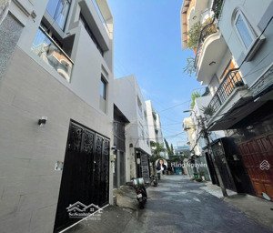 nhà diện tích lớn, có sân để xe hơi, khu yên tĩnh thoải mái nghỉ ngơi - lâm văn bền, p. tân kiểng