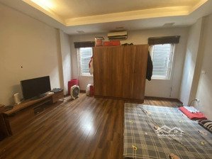 bán gấp nhà pl quần ngựa,đốc ngữ.dt:120m2,mt:6m.trước nhà rộng 9m.ô tô để ngày đêm.2 ngõ trước sau.