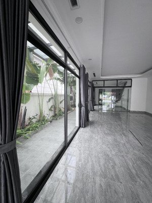 siêu phẩm shop tmdv 5 tầng, hoàn thiện full nội thất, thang máy, kết hợp ở và kinh doanh,giá 25tr