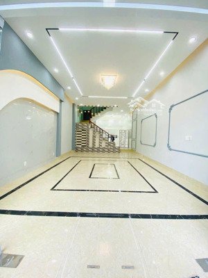 nhà cho thuê:
trệt 2 lầu tuyệt đẹp, mới - full máy lạnh
, nước nóng - khu văn hoá tây đô __ -- - g