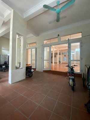 cho thuê mặt bằng 200m2 làm kho hàng, văn phòng ở tân khai, dương văn bé