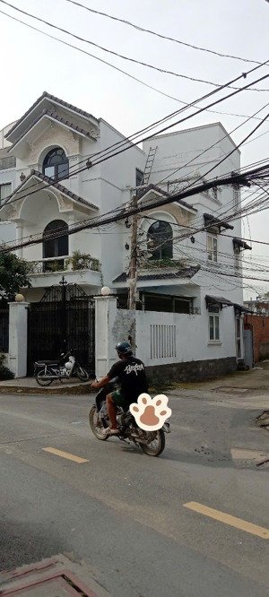 biệt thự 210m2 (8x26,5) nhà 3 tầng, mặt tiền kinh doanh, gần sala, sổ hoàn công, giá 21 tỷ còn tl