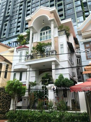 biệt thự cho thuê dt 10mx15m (sd 600m2), khu vực vip nhất vùng thao dien an phu, giá 120tr/tháng