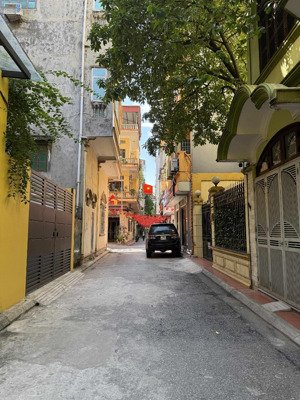 bán nhà nguyễn văn cừ 10m ra ô tô 30m2, 4t, mt 4.5m giá 6.9 tỷ.