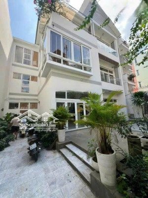 nhà sân vườn ngang 10m hxh 187 điện biên phủ, đakao, quận 1