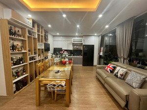 chính chủ bán căn hộ chung cư cao cấp tầng 9 tại hoàng quốc việt - cầu giấy - hà nội. lh 