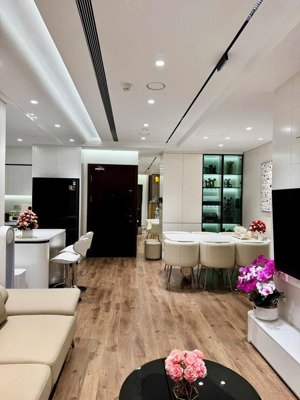 chính chủ bán 2pn 81m full đồ sẵn sổ giá 7,8 tỷ bao phí