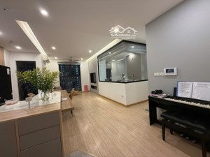 chính chủ cần bán gấp 8,9 tỷ dt 100m full đồ sẵn sổ, có slot ô tô