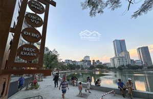 bán nhà kim mã, view hồ ngọc khánh. 215m2xmt 7,9m giá 56tỷ. 3 thoáng, 2 mặt ngõ ô tô, xây apartment