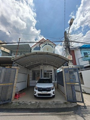 cho thuê nhà nguyên căn ở phường phú hoà gần chợ bình điền - thủ dầu một
thiết kế: 1 trệt, 1 lầu