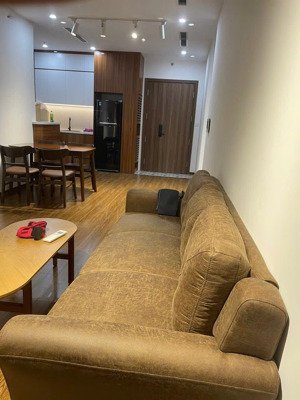 em bán gấp căn hộ 2pn - dt 77m nội thất full đồ 9,x tỷ - tại dự án mipec 360 cầu giấy