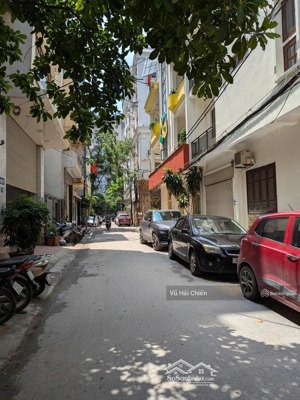 bán nhà phân lô vip hào nam đống đa 70m2x4t ngõ ô tô tránh thoải mái chỉ 22 tỷ, vài bước r mặt phố