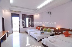 bán khách sạn mặt tiền bãi sau_cách biển thùy vân chỉ 200m_ngang 8.11m rộng rãi_kinh doanh du lịch