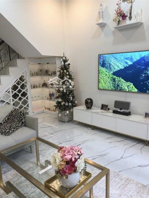 bán nhà 3 tầng đẹp hẻm yersin (ra biển vài phút di chuyển)