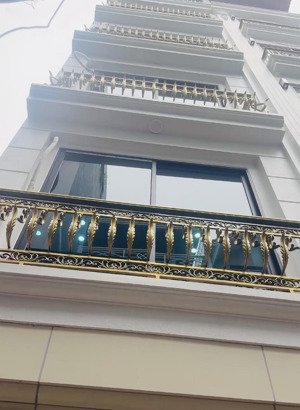 phân lô phố lạc long quân, tây hồ- 6 tầng thang máy- 7 chỗ nằm trong nhà - 2p ra hồ tây. 18.5 tỷ