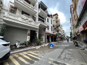 nhà sát văn phú-ngay ga tàu điện-lô góc thoáng-75m2 mt 8m - nhà dân xây ở ngay-tài chính 11tỷx