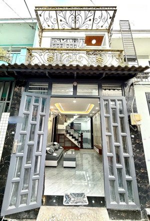 nhà đang cho thuê tháng 8tr gần siêu thị aeon mall bình tân giá 2 tỷ 950 sổ riêng giá còn tl