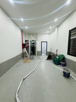 hơn 11 tỷ đống đa 35m², 7 tầng thang máy, 50m ra hồ, ở ngay.