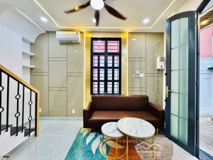 nhà đẹp full nội thất 4 tầng 3 phòng ngủ vị trí trung tâm