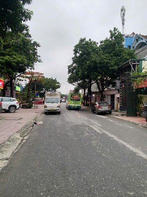 bán nhanh trong tuần, bán đất mặt phố đức giang kinh doanh, dt 136m, giá hơn 29 tỷ