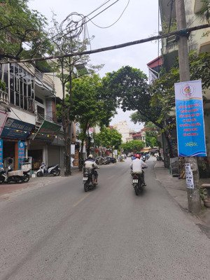 bán nhà riêng chính chủ, dân xây 40m2 tại phố đa sỹ, trước nhà ô tô tránh