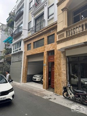 bán tòa ccmn đỗ quang 156m x 8 tầng giá 44 tỷ 18 căn hộ khép kín dòng tiền 1.4 tỷ/năm