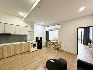 cho thuê 1pn tách bếp 60m2 bancol|gần bờ kè trường sa, máy giặt riêng, cho nuôi pet, xe hơi tận cửa
