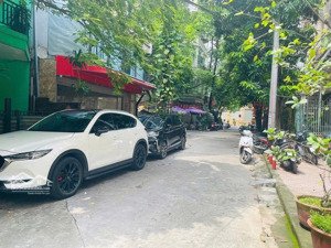 bán nhà 2 mặt ngõ phân lô ô tô tránh ngõ 61 phố hoàng cầu, đống đa 60m²