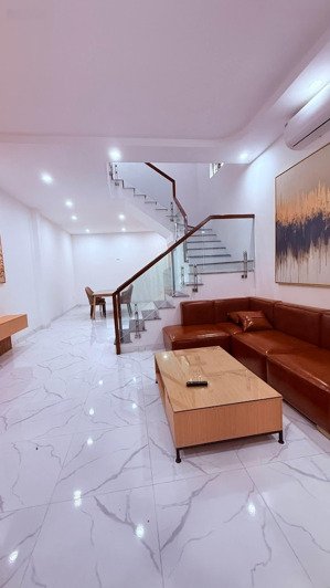 tôi cần bán gấp nhà hoàng hoa thám - ba đình, dt 58m2 3 tầng, 4.9m mặt tiền