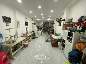 nhà đẹp khu vip 2 tầng 3 phòng ngủ hẻm xe hơi