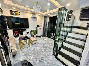 bán nhà đẹp đường bến vân đồn quận 4 - ô tô vào vi vu - tặng hết nội thất - giá chỉ nhỉnh 4 tỷ