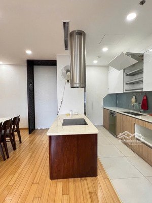 chính chủ cần bán gấp căn 2pn 3pn the zei giá tốt nhất tòa liên hệ 