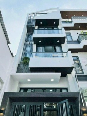 cô hường cần bán nhà võ văn tần, p. võ thị sáu q3, giá 4tỷ890 dt 82,8m2, còn hđ thuê 33tr/th